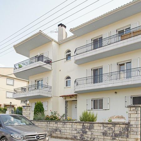 La Casa - Traditionally Elegant Apt 38M2 W Prk Grd Ioannina Buitenkant foto