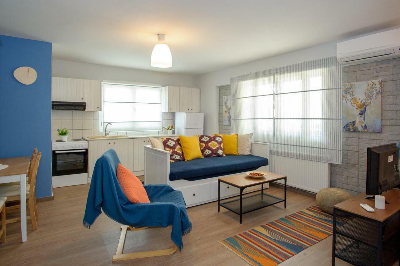 La Casa - Traditionally Elegant Apt 38M2 W Prk Grd Ioannina Buitenkant foto