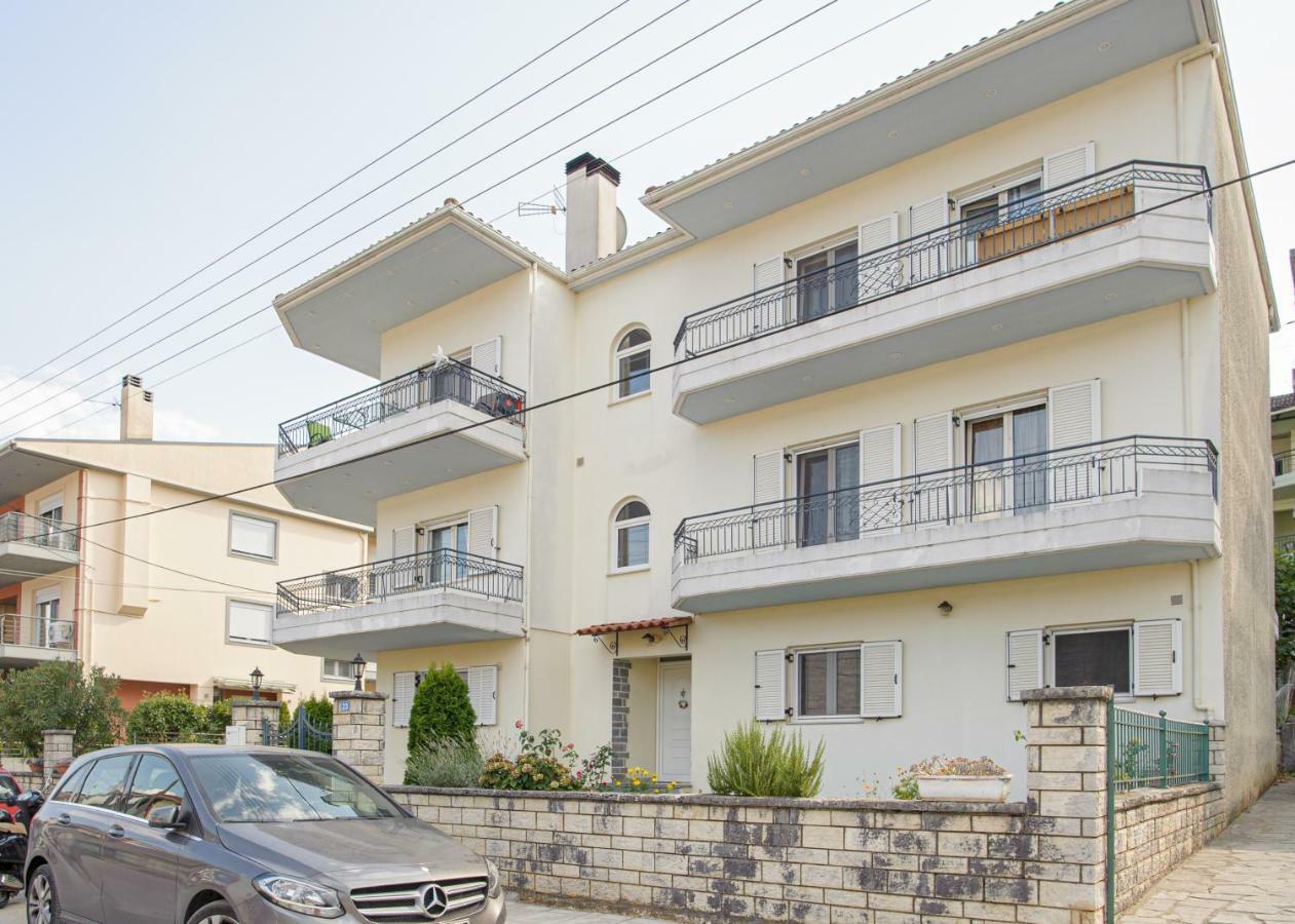 La Casa - Traditionally Elegant Apt 38M2 W Prk Grd Ioannina Buitenkant foto